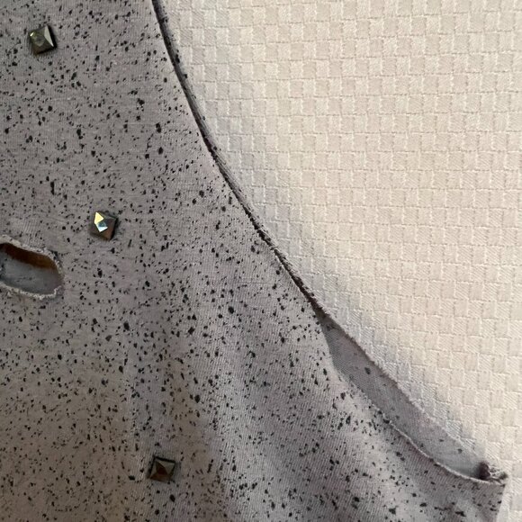 JOHN JOHN Unisex Sleeveless Distressed Jeweled T Shirt Top Gray Sz M NWT - Picture 14 of 16